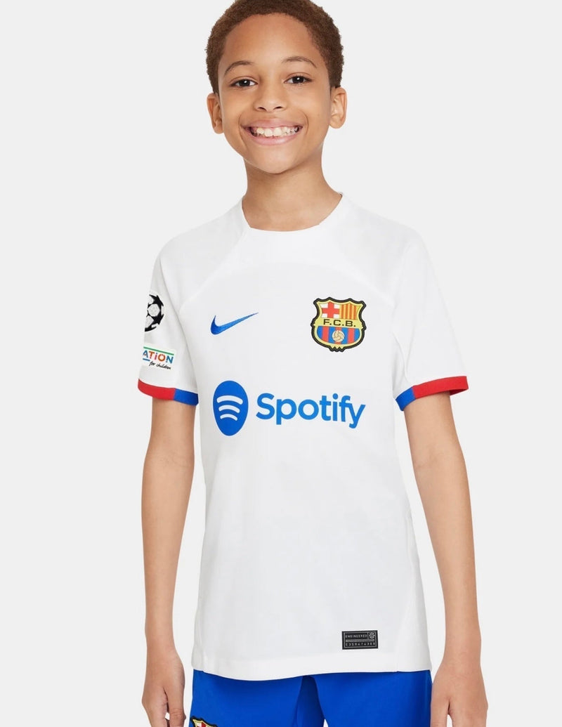 Shirt en shorts voor kinderen FC Barcelona Uit 23/24 – Met UCL-patch