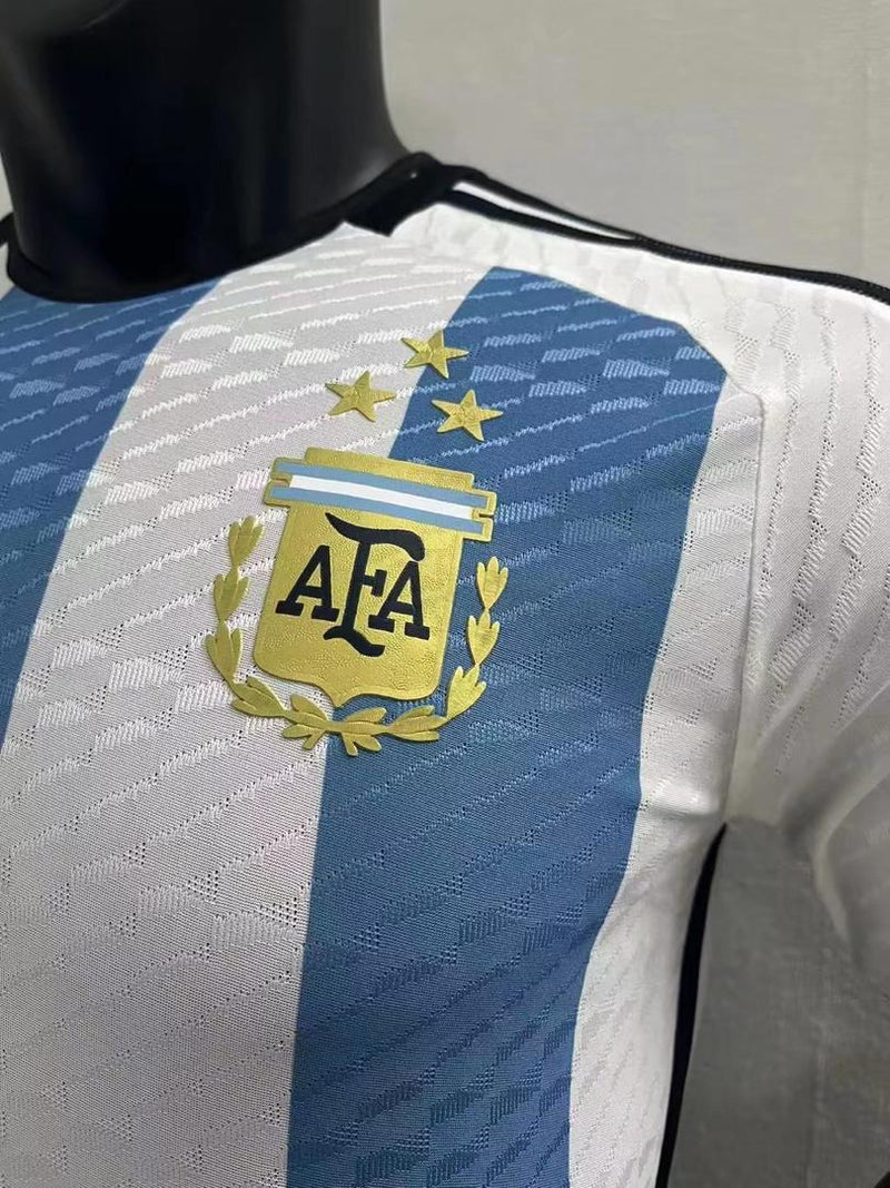 ARGENTINIË I KIT JERSEY - 3 STERREN 22/23 - MET WK KAMPIOEN PATCH - WIT EN LICHTBLAUW - SPELERVERSIE